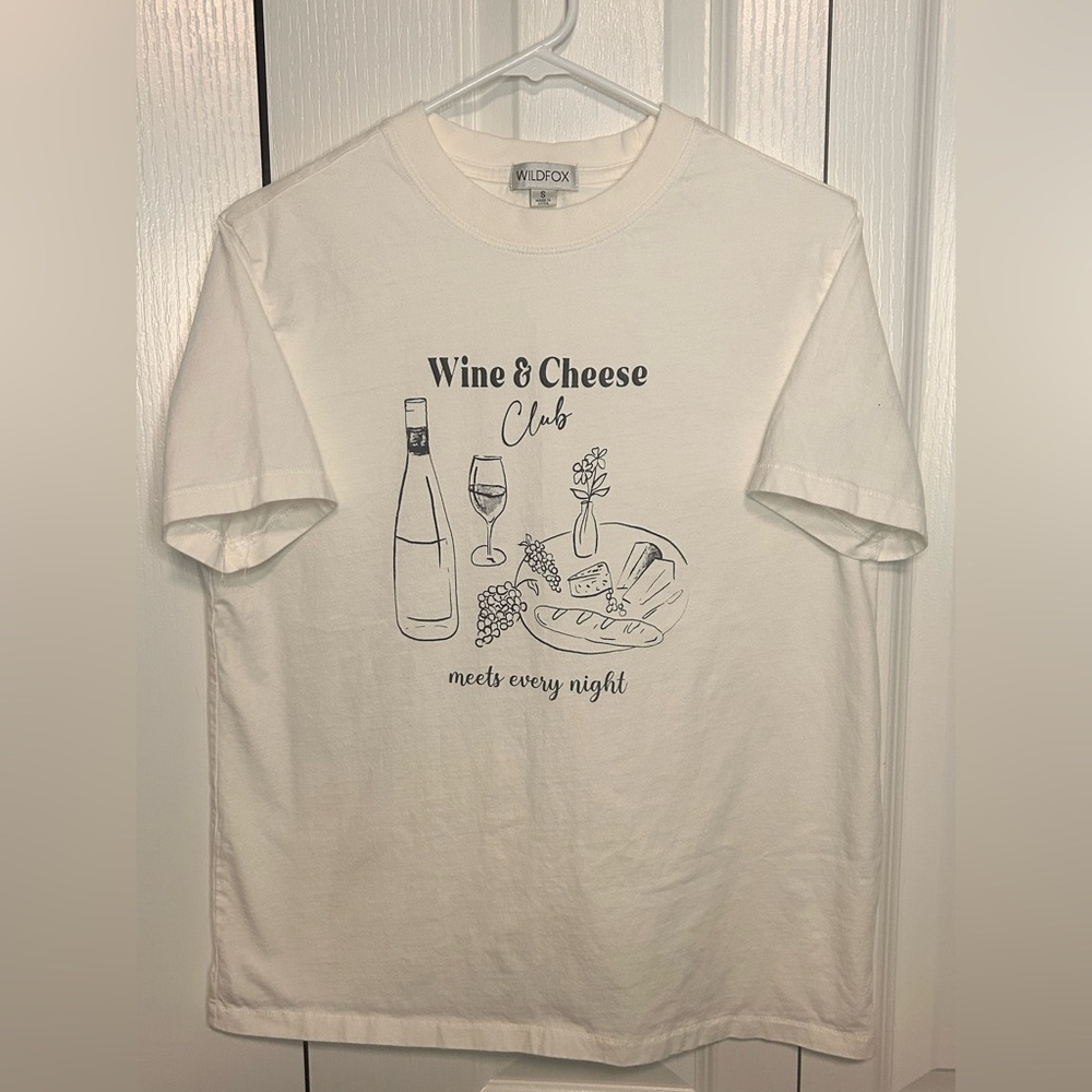 Wildfox Women’s White Wine & Cheese Club Graphic Crew Neck Tee Shirt Size Small